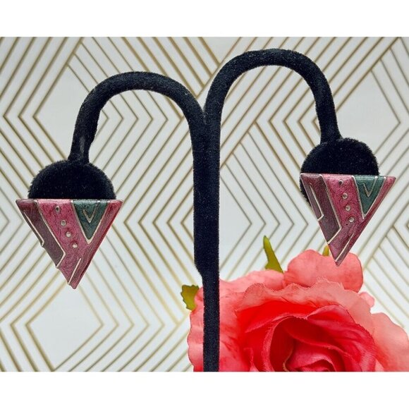 Oops a Daisy Purple Enamel Triangle 80's Earrings Pierced Art Deco 1.25" - Picture 7 of 11